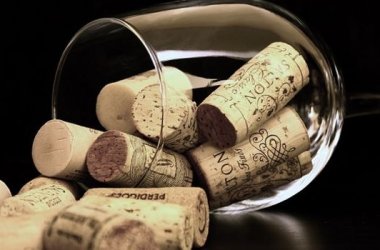 Weinkorken im Weinglas