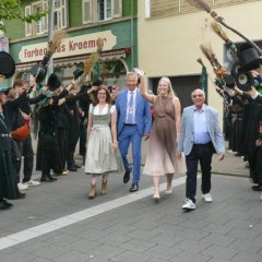 Spalier für die Hoheiten
