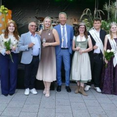 Gruppenbild mit Hoheiten