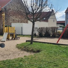 Spielgeräte im Garten